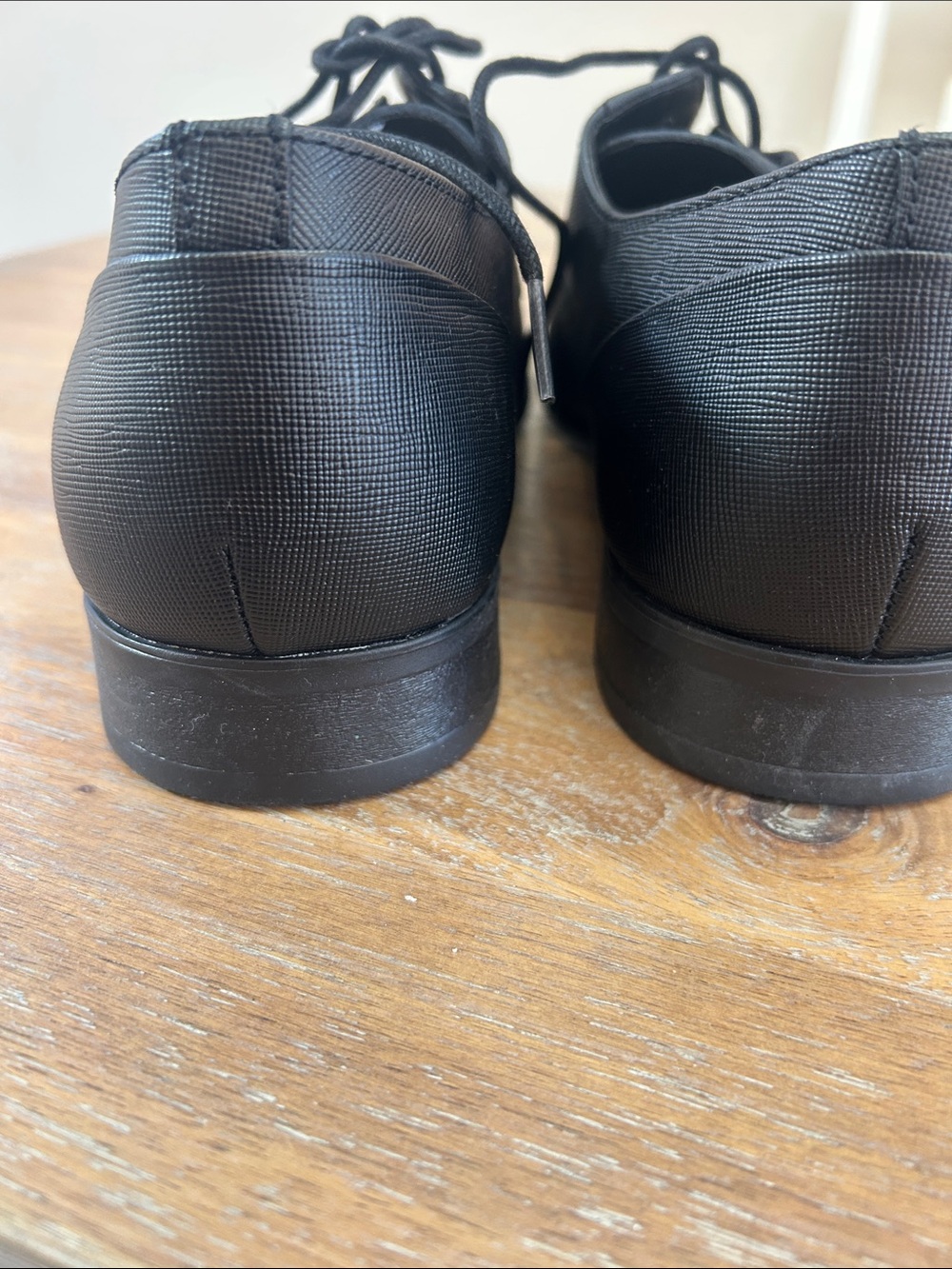 Calvin Klein Men's Black Lace-Up Oxford Dress Shoes - Picture 4 of 6